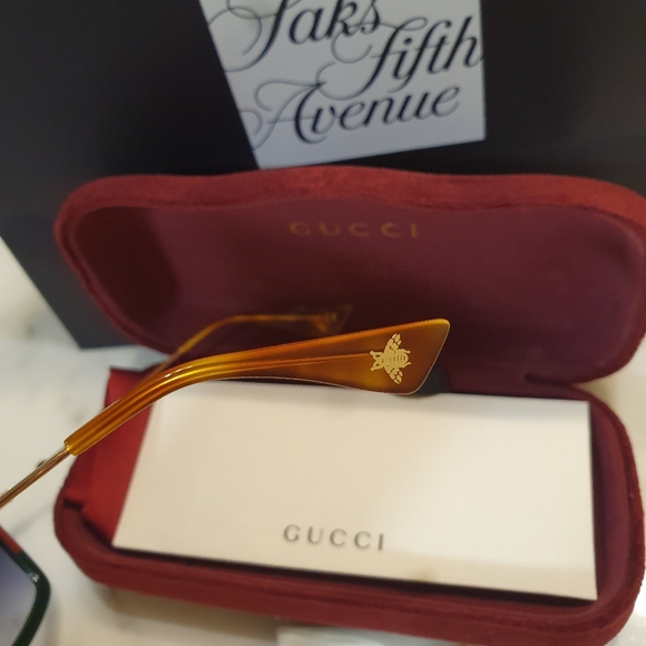 Gucci Signature Color Sunglasses - Picture 6 of 6
